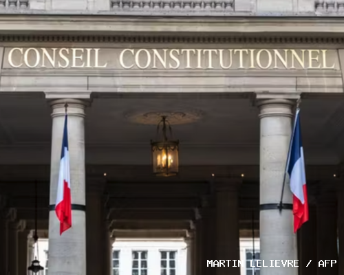 Au Conseil d’État et au Conseil constitutionnel, des juges « en tête-à-tête avec l’exécutif » et sourds aux « nouveaux enjeux »